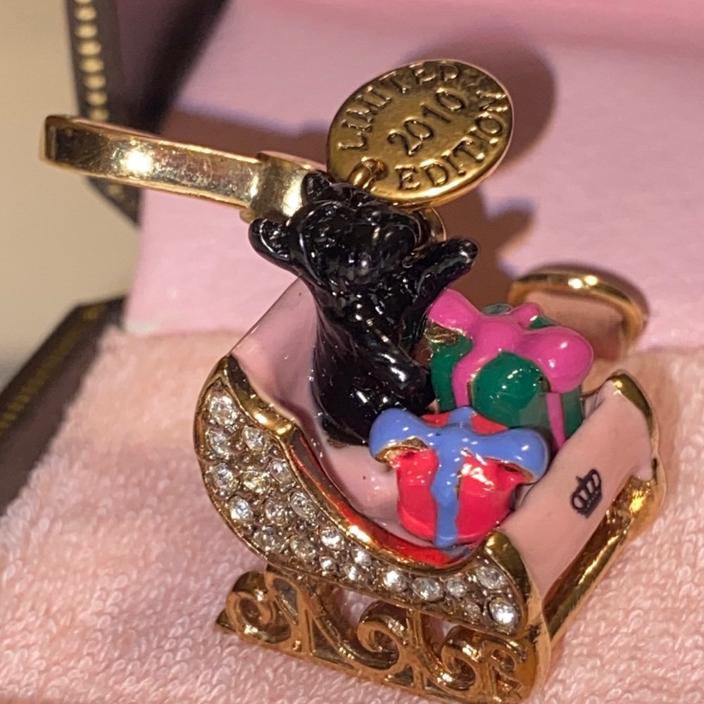 RARE Y2K JUICY COUTURE LIMITED EDITION YORKIE IN SLEIGH CHARM CHRISTMAS SLED